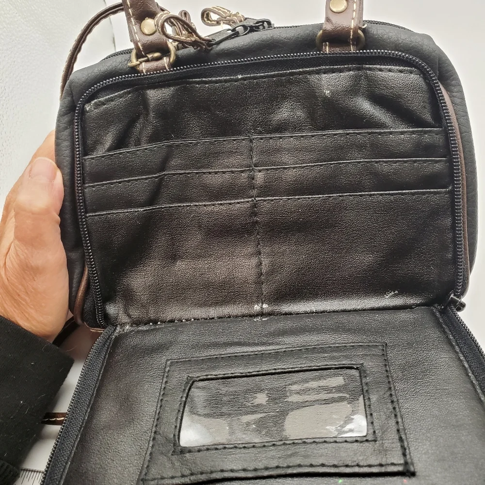 Vintage Mitzi Weather Point Convertible‎ Crossbody Bag Black with Brown Accents.